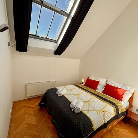 Riverbridge Apartments Прага Екстер'єр фото