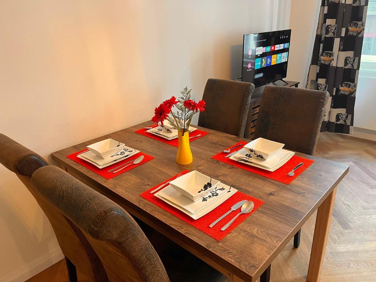 Riverbridge Apartments Прага Екстер'єр фото