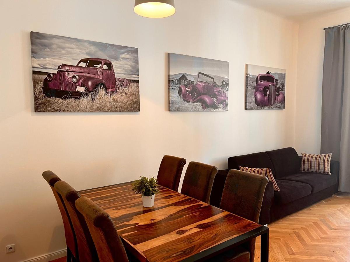 Riverbridge Apartments Прага Екстер'єр фото
