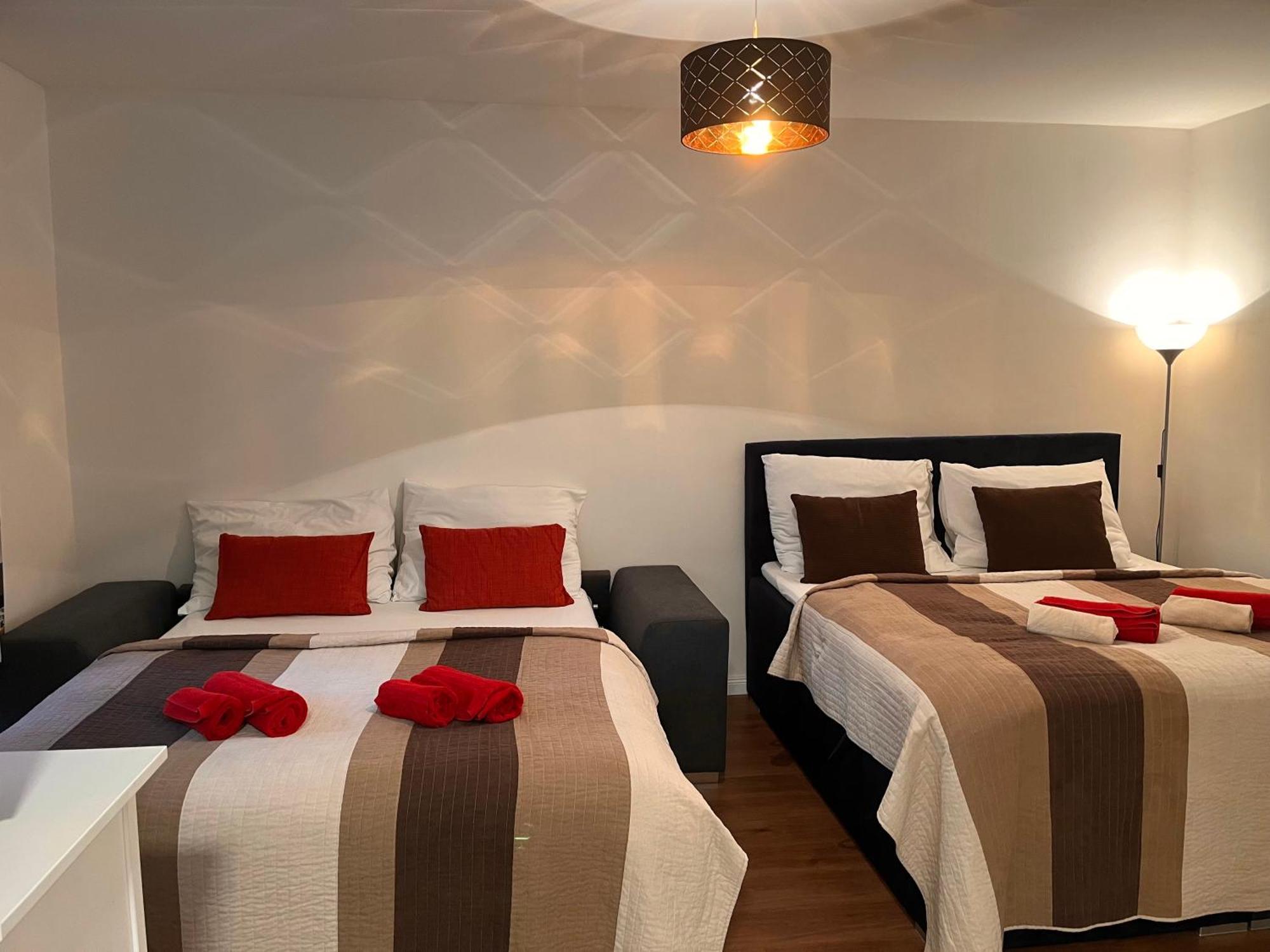Riverbridge Apartments Прага Екстер'єр фото