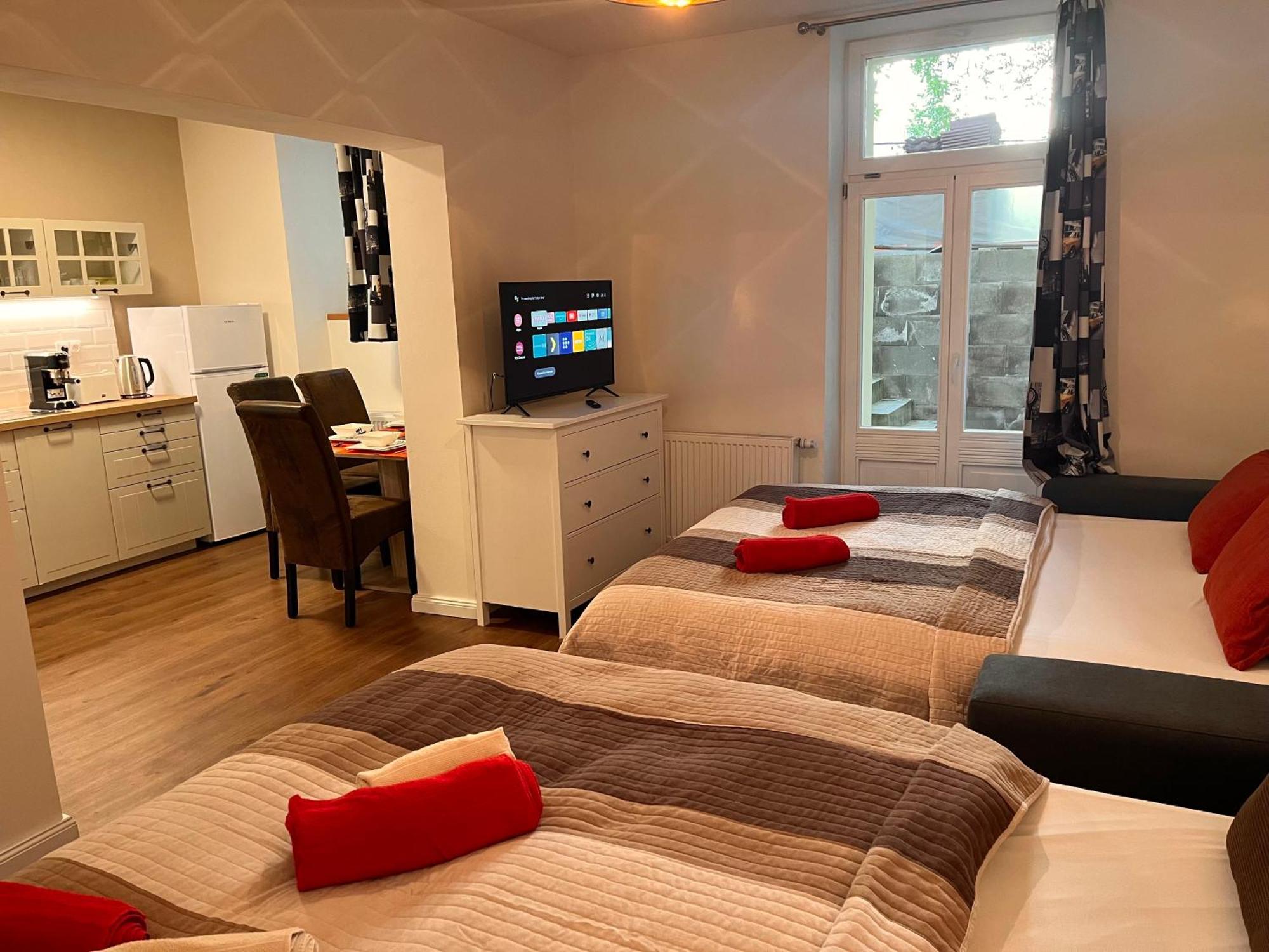 Riverbridge Apartments Прага Екстер'єр фото