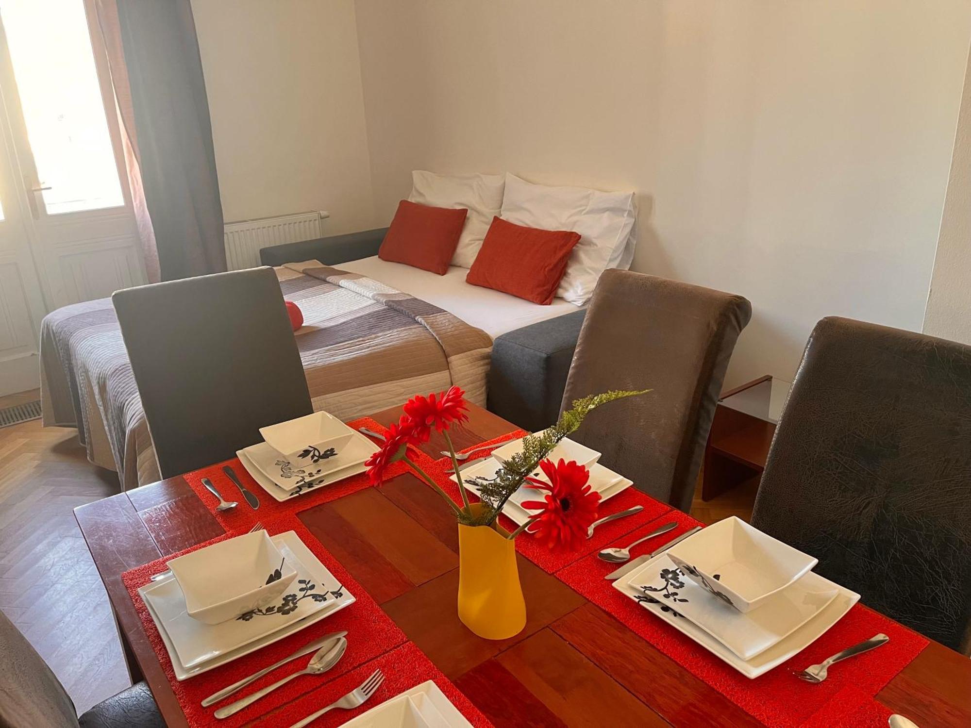 Riverbridge Apartments Прага Екстер'єр фото