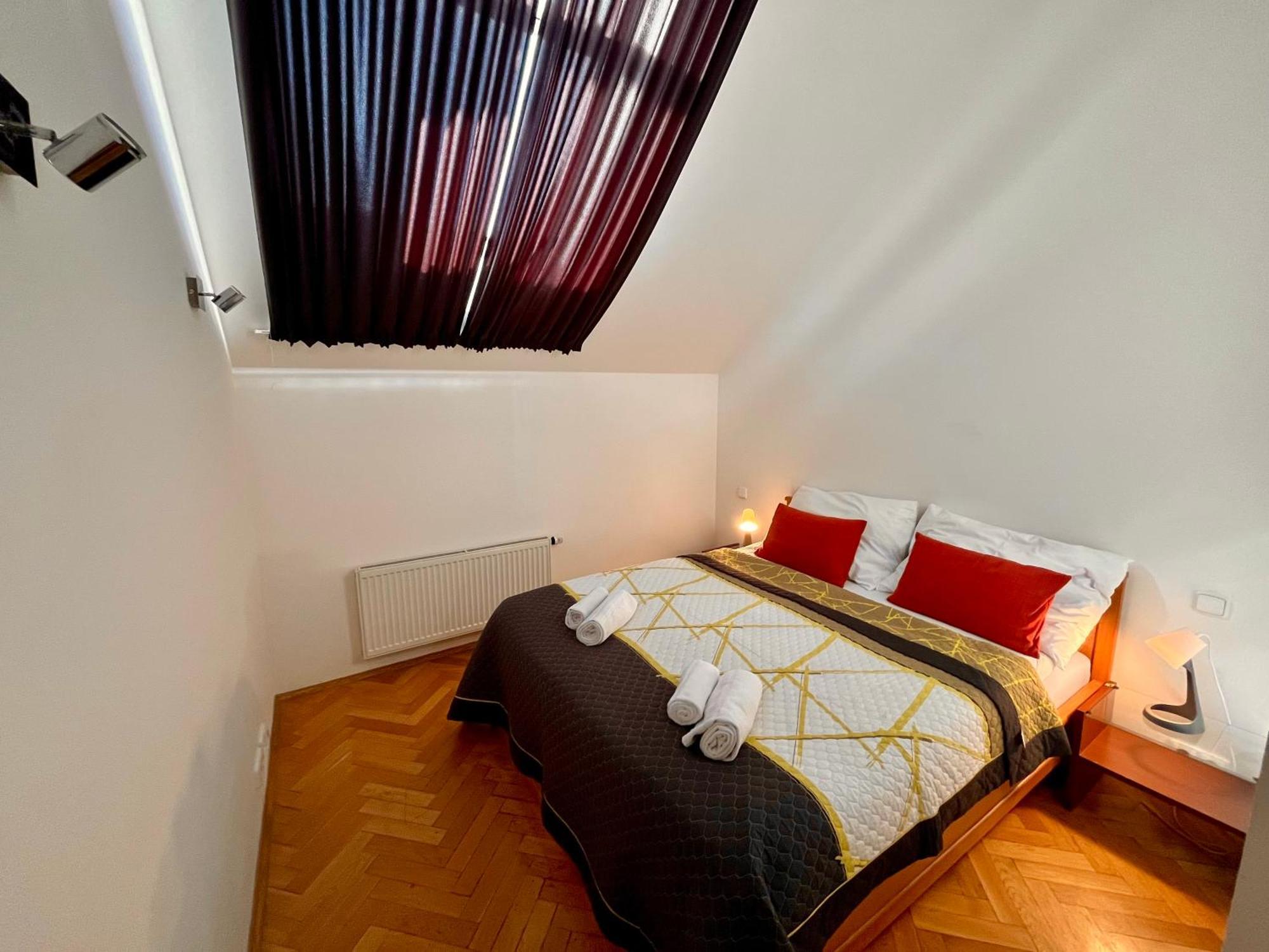 Riverbridge Apartments Прага Екстер'єр фото