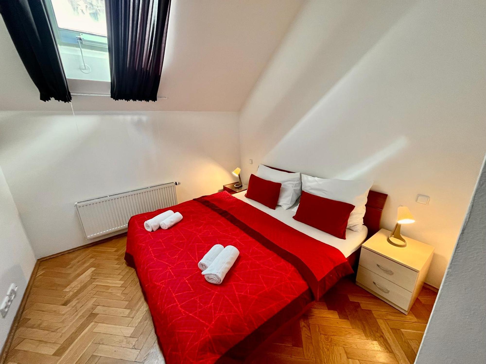 Riverbridge Apartments Прага Екстер'єр фото