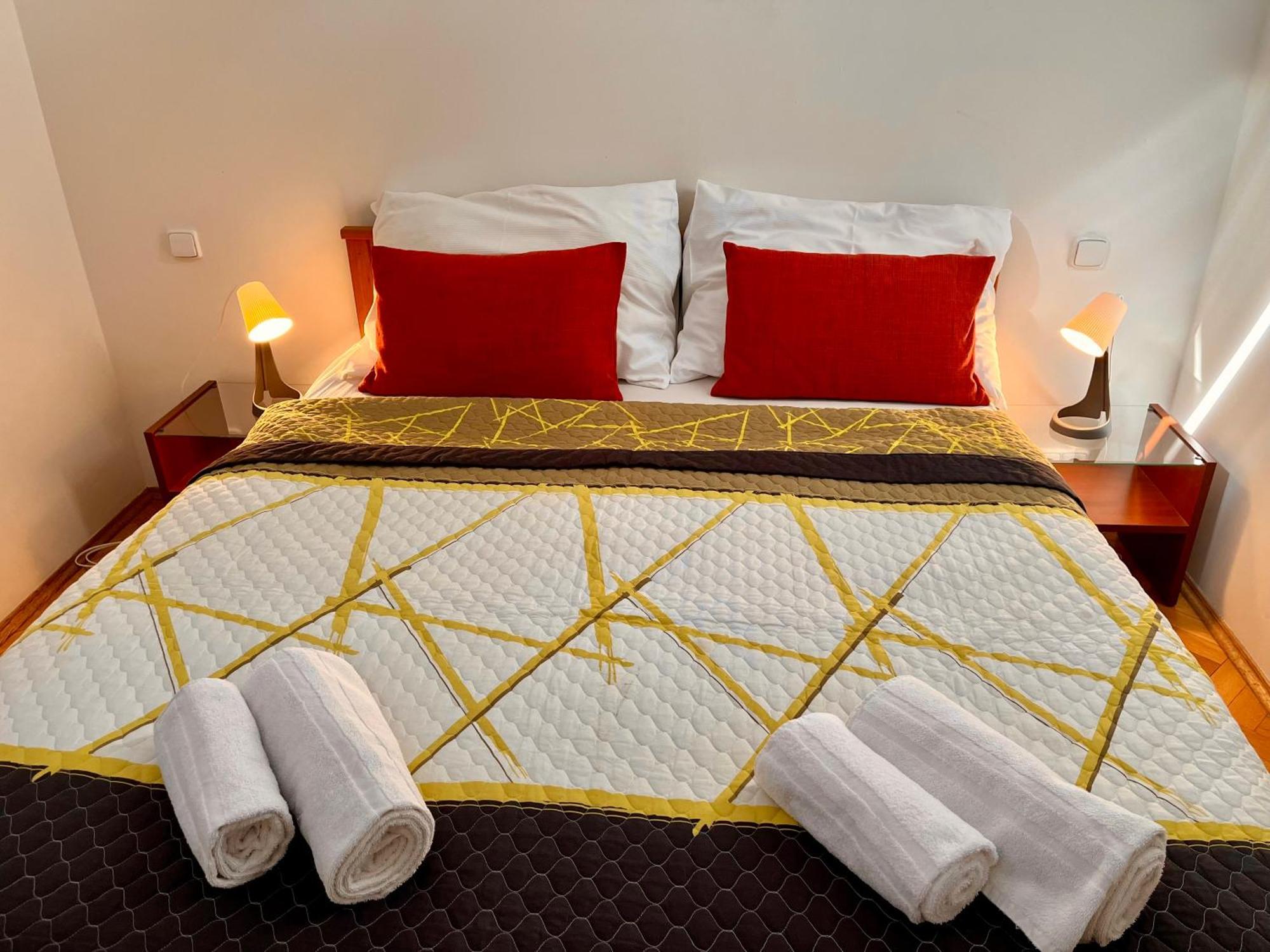 Riverbridge Apartments Прага Екстер'єр фото