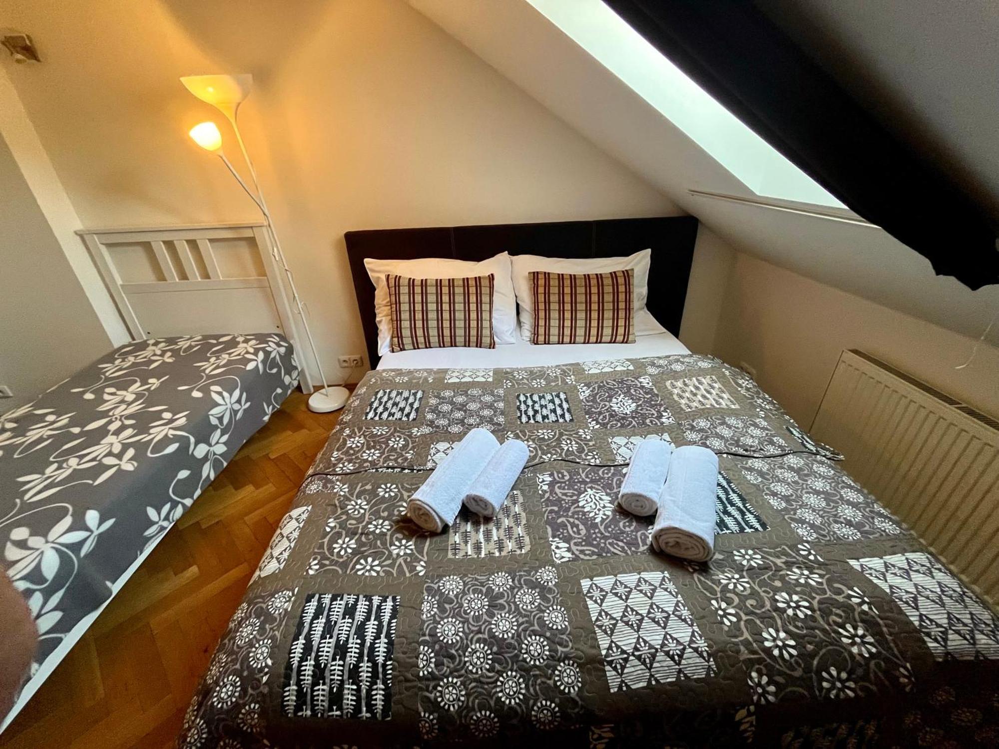 Riverbridge Apartments Прага Екстер'єр фото